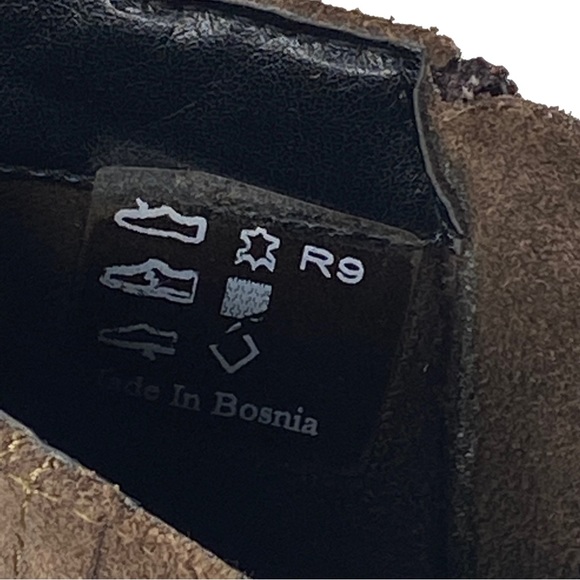 Easy’n Rose  Buckled Lug Sole Heeled Moto Chelsea Boot  Taupe Suede 39 8.5M 9M - Picture 14 of 16